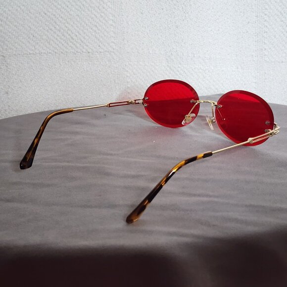 The Ventura Label Diamond Cut Ruby Red Oval Logo Engraved Gold Trim Sunglasses - Picture 6 of 16